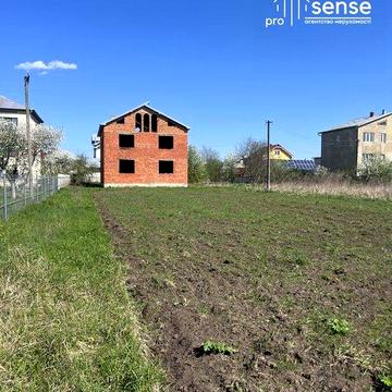 Вигідний продаж будинку з великою територією