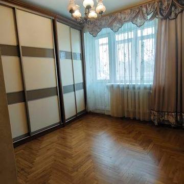 Продаж квартири з великою площею!