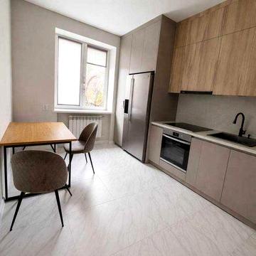 2 кімнатна сталінка  центр автономне опалення