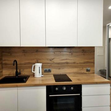 Термінова оренда нової квартири , біля метро.