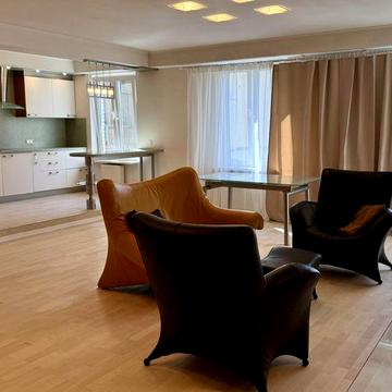 Без% Продам 3х кімнатну квартиру в історичному центрі ,Вул.Назарівська 7Б