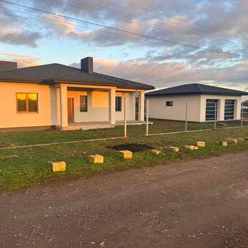 Будинок-американка з терасою та окремим гаражем на 2 авто! 12 сот. землі.