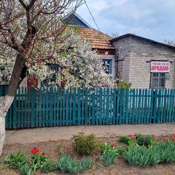 Продаж земельної ділянки з будинком від  власника