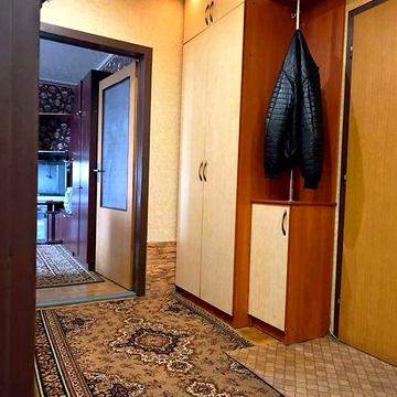Продам 2 комн. квартиру на Макулане микрорайон Всебратское-2 от владельца