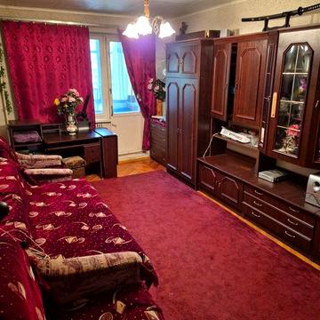 Продам 1 к. кв. в 615-м микр-не по ул.Гв.Широнинцев 18Б