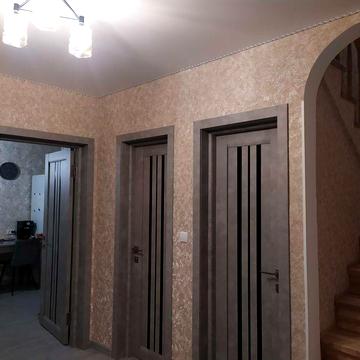 Двоповерховий будинок, заходь і живи.