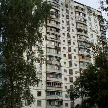 Продається 2-х кімнатна квартира в спальному районі Києва на Борщагівці бульвар Жуля Верна 7-а, від власника