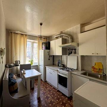 Продам 3к ж/м Парус другий поверх.