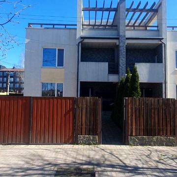 Продам будинок-дуплекс 2 поверховий Святопетрівське.