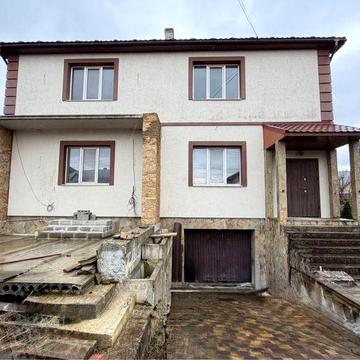 Продаж будинку Вовчинець біля Івано-Франківська | 260 м² | 3 поверхи | гараж