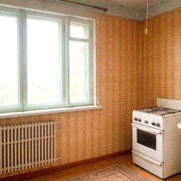 Продам салтовка Героев Труда ( нескореных) г.Харьков