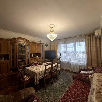 Продається 3-км ЧЕШКА біля Водограю