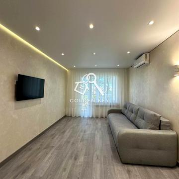 Українська вул., 2