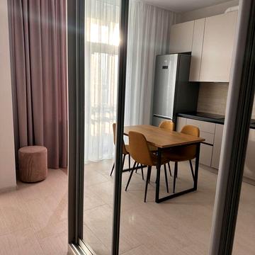 Миколи Гулака вул., 4