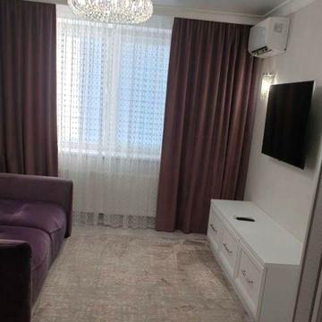 Трц Київ Павленківська парковка у дворі