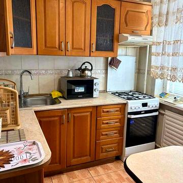 Сдам 3-х комн. кварт. Приречная, 5 с ремонтом - 18000 грн.