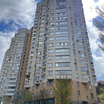 Без комісії продам 2к квартиру , ст.м Голосіївська 10 хвилин.