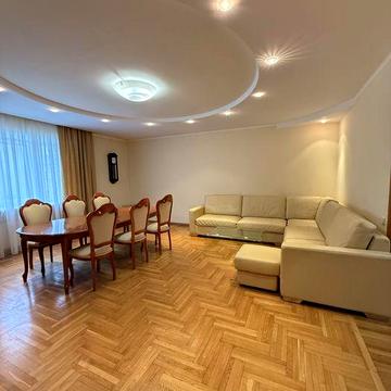 Ливарна. Центр. Орена 3кім в самому центрі міста