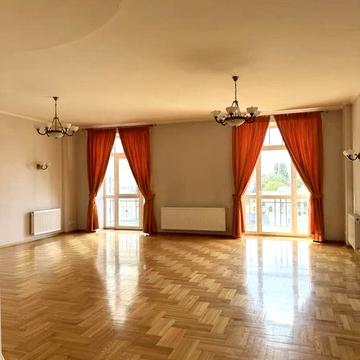 Продаж 3к квартири, вул. Ірининська, 5/24 з власним паркомісцем