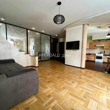 3 кім. кв, ДВІ спальні + вітальня, вул. Незалежності 146, до центру 5 хв