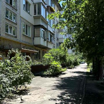 Чорних Запорожців вул. (Петра Запорожця), 4