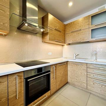 Вадима Гетьмана вул., 1-Б