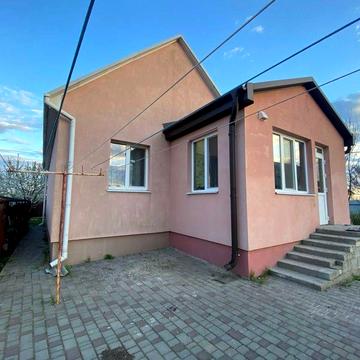 Продам два будинки на одній ділянці