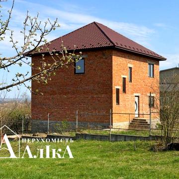 В продажі новий будинок