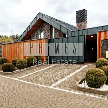 Стоянка оренда нового сучасного будинку