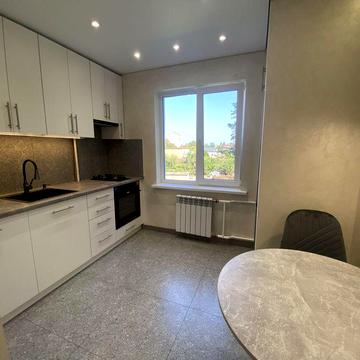 Світла 1к квартира в центрі міста/ вул. Українська