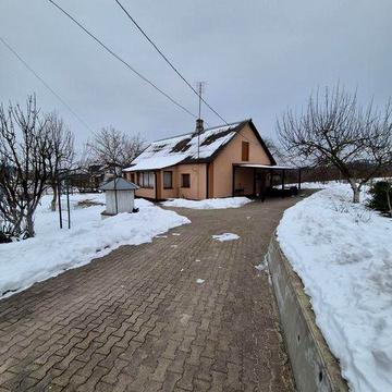 Продам будинковолодіння 25 сот+ незавершене будівництво у с. Олександрія, поряд ліс