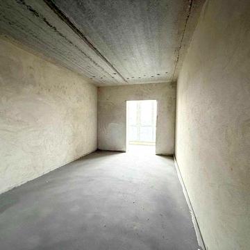 Двокімнатна квартира 65м2  біля парку та озера, можна робити ремонт, газ