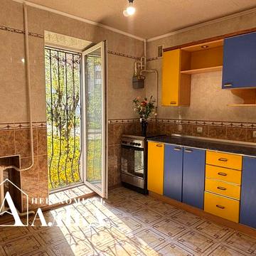 Продам 2-кімнатну квартиру. Заходь і живи!