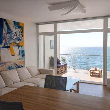 Аренда дома у моря на сезон . Первая линия.