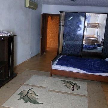 Здам окрему частину будинку по Київській