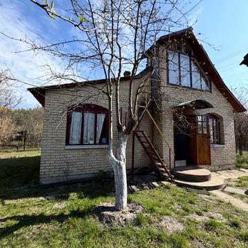 Газифікований Будинок-дача з ремонтом під Києвом. 6 соток, гараж, баня. Поруч ліс, озеро