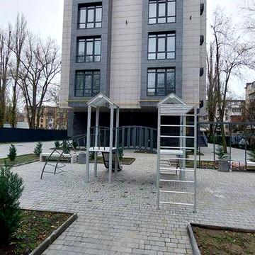 1-кімнатна квартира в новому малоповерховому житловому комплексі клубного типу на Черемхах. ЖК КБ Сокіл