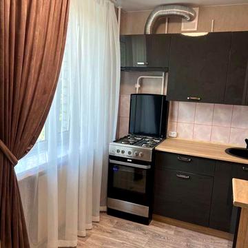 Продам однокімнатну квартиру в центрі міста Самар