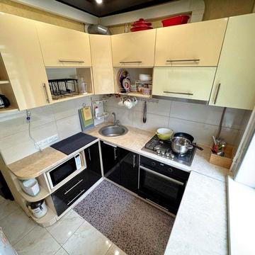 Здам затишну 3-кім квартиру по пр-ту Космонавтів в р-ні Вишенка.