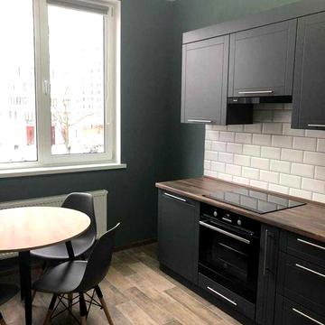 Задається 1к квартира з ремонтом біля метро.