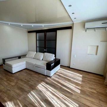 Продам просторную двухкомнатную квартиру с евроремонтом в новом ЖК на Котовского