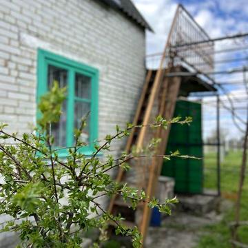 Цегляна дача недалеко міста 6 соток