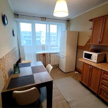 Продаж 1км кв Володимера Великого 49а