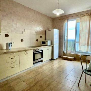 Здам євродвушку в жк Грюнвальд є генератор