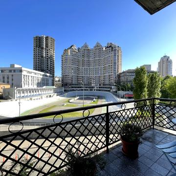 Вячеслава Липинського вул. (Чапаєва), 12