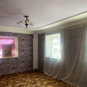 Продаж будинку з ділянкою та господарськими будівлями