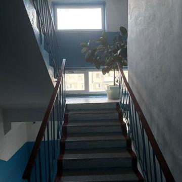 Продам двухкомнатную квартиру на космосе