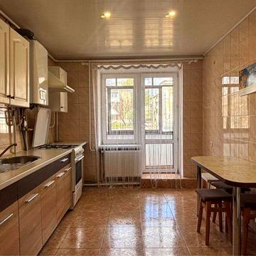 Здам 3-кімнатну з індивідуальним опаленням квартиру на тривалий термін