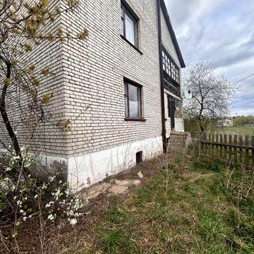 2-кімнатна квартира з двома гаражами в селі Старосілля , окремий вхід