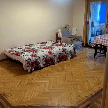 Продам 3 комнатную  квартиру на проспекте Шевченка, рядом с парком.